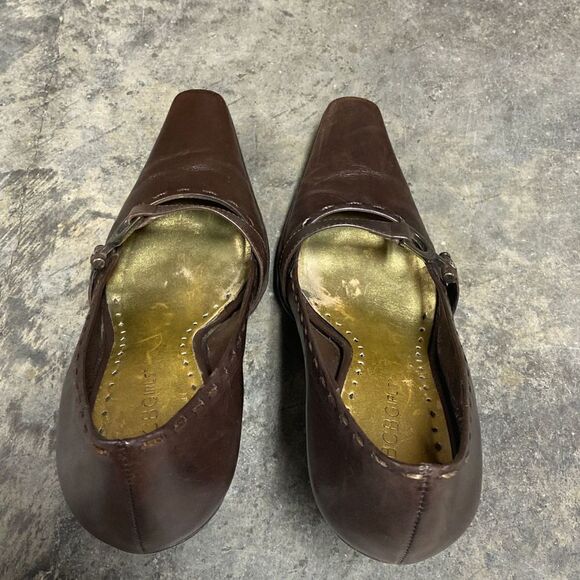 BCBGirls Brown Songa Career Kitten Heel Size 8 - Picture 9 of 10